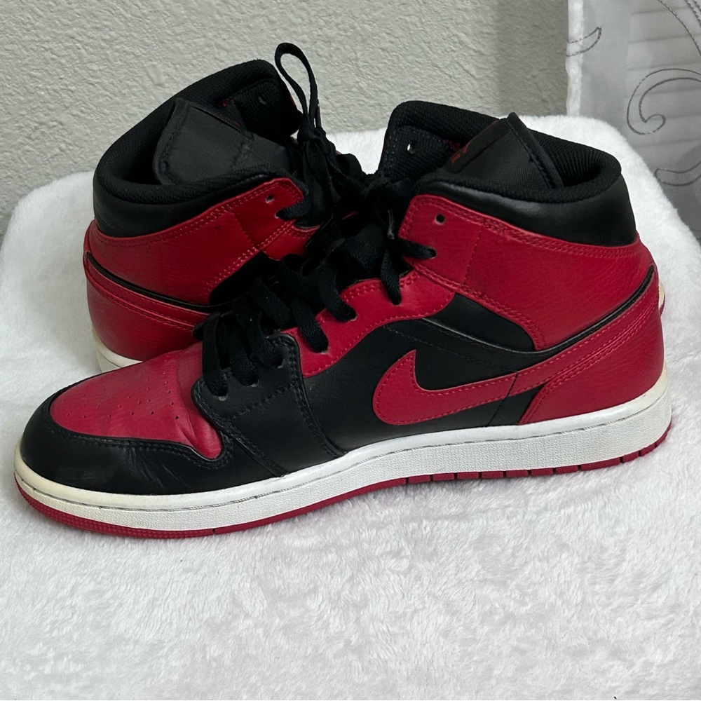 Nike Air Jordan 1 Mid Banned 2020 Men snickers Red and black size 10 - Picture 6 of 14